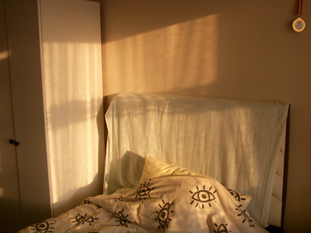 Sweet Dreams After Sundown: Creating a Sleep Sanctuary for Seniors with Sundowning