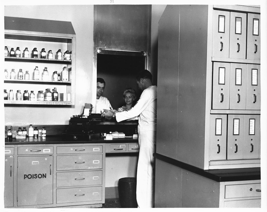 Decluttering the Medicine Cabinet: A Senior's Guide to Safe Medication Disposal
